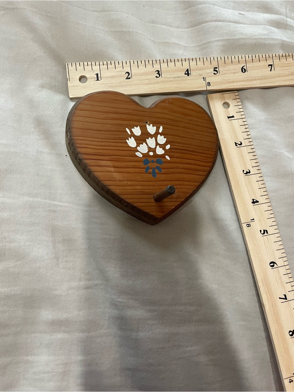 Decorative Heart shape wooden Key holder for wall - Picture 4 of 5